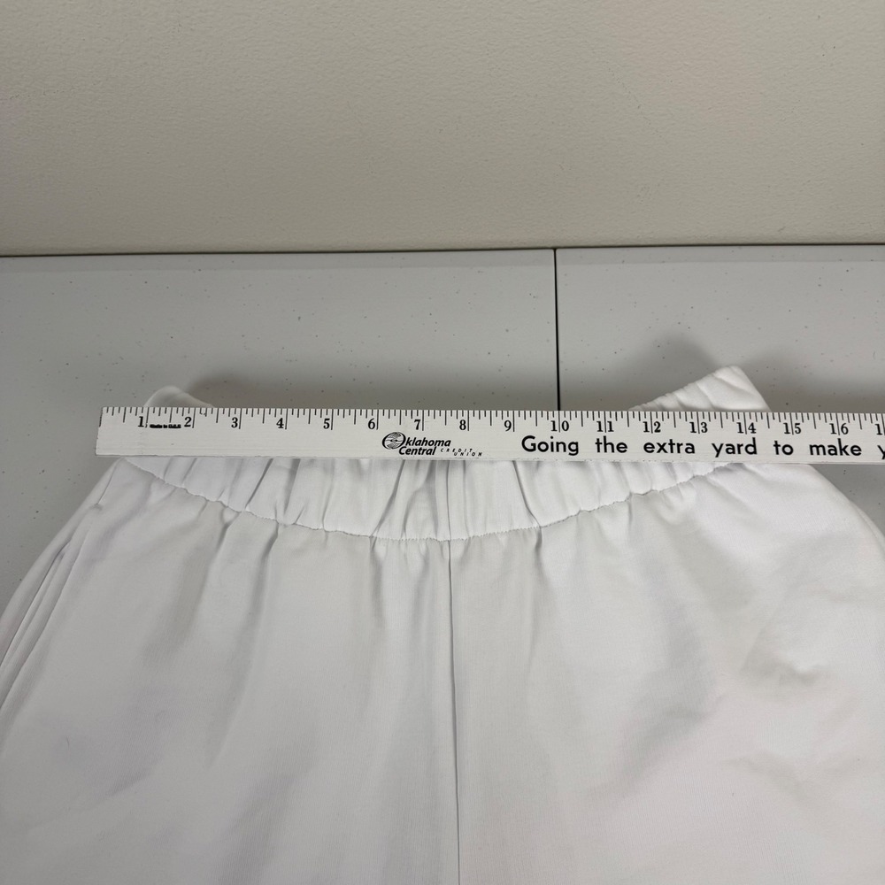 ON Cloud Club Shorts Womens Medium White Pockets Running 1W10740069 NEW - Picture 8 of 10